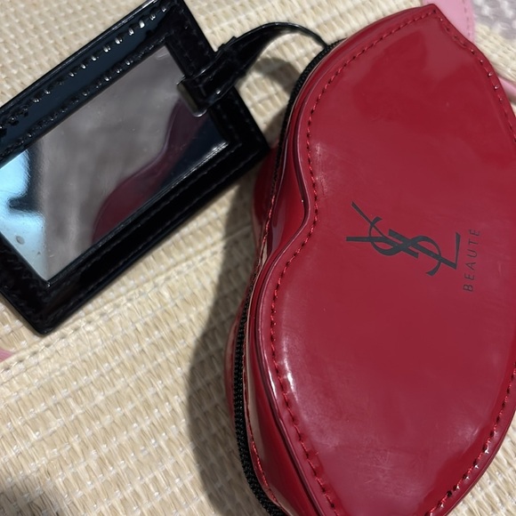 YSL Red Lip-Shaped Clutch - Picture 6 of 8